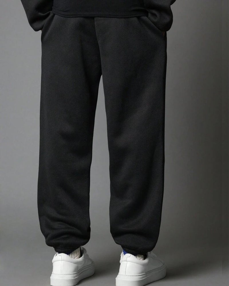 FLYNOFF Black Basic Loose Fit Jogger - Image 3